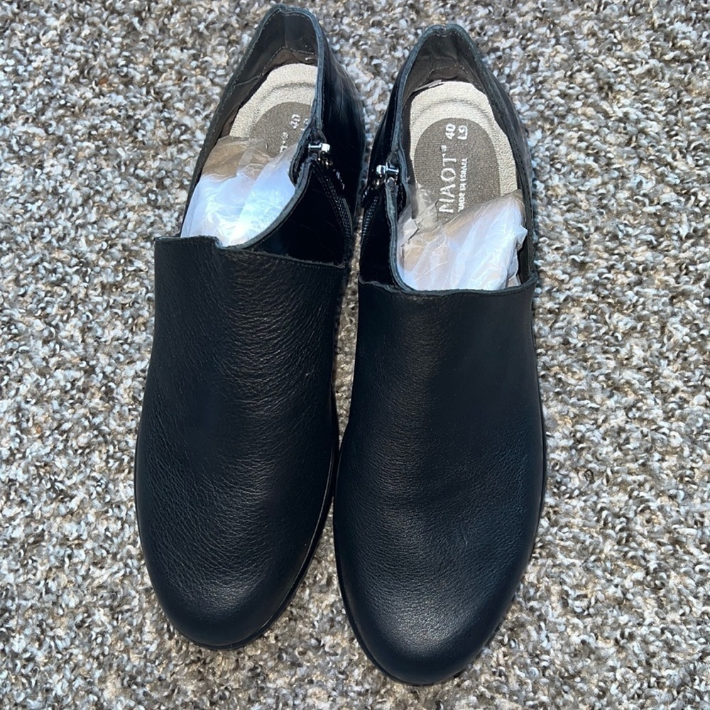New Naot Bayamo Leather Cut-Out Ankle Boots 
Size 9